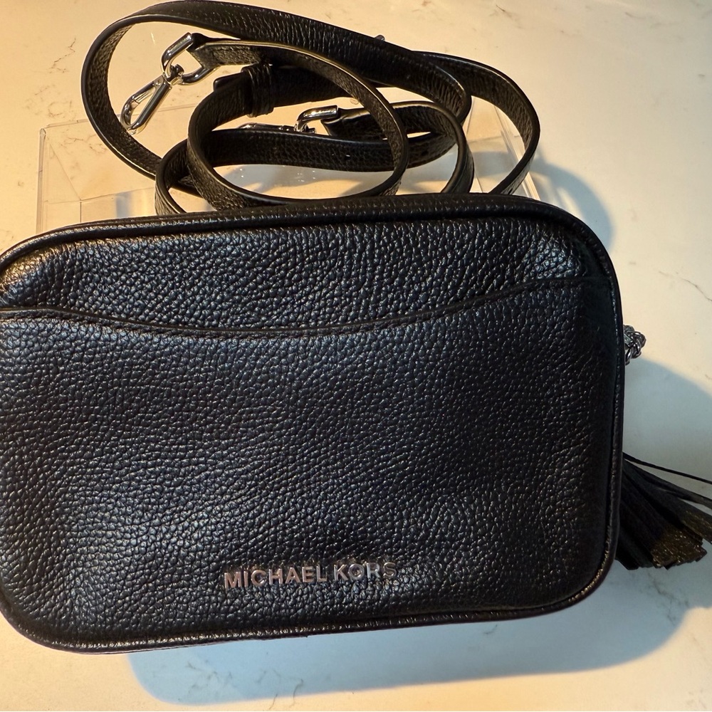 🖤🔥 Michael Kors Black Pebbled Leather Crossbody